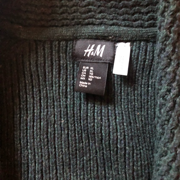 H&M Green wool/polyester collared button down sweater - Picture 3 of 4
